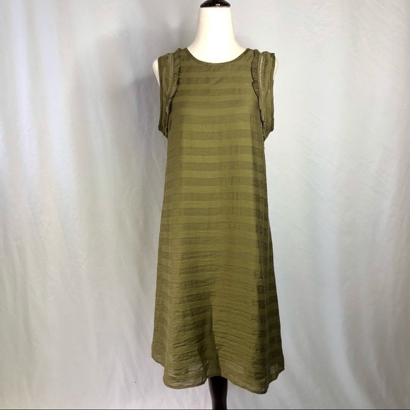 ann taylor olive green dress Suzhoufashion Emerald Green Prom Dress Tiered A-Line Halter Long Formal  Dress With Slit – suzhoufashion main image 0
